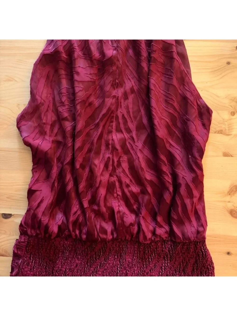 White House Black Market Burgundy Textured Burnout Satin Tank Top Size 10